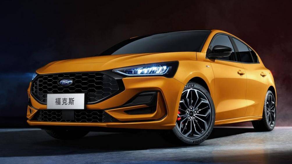 Ford Focus Review 2023  Performance  Pricing  carwow