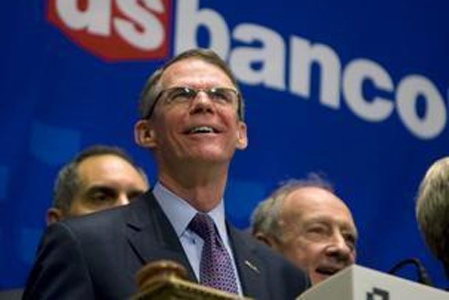 9. Richard K. Davis  Công ty: U.S. Bank Lĩnh vực: Ngân hàng Tỷ lệ ủng hộ năm 2013: 95% Tỷ lệ ủng hộ năm 2012: 87% Tăng/giảm tỷ lệ ủng hộ so với năm trước: +8%