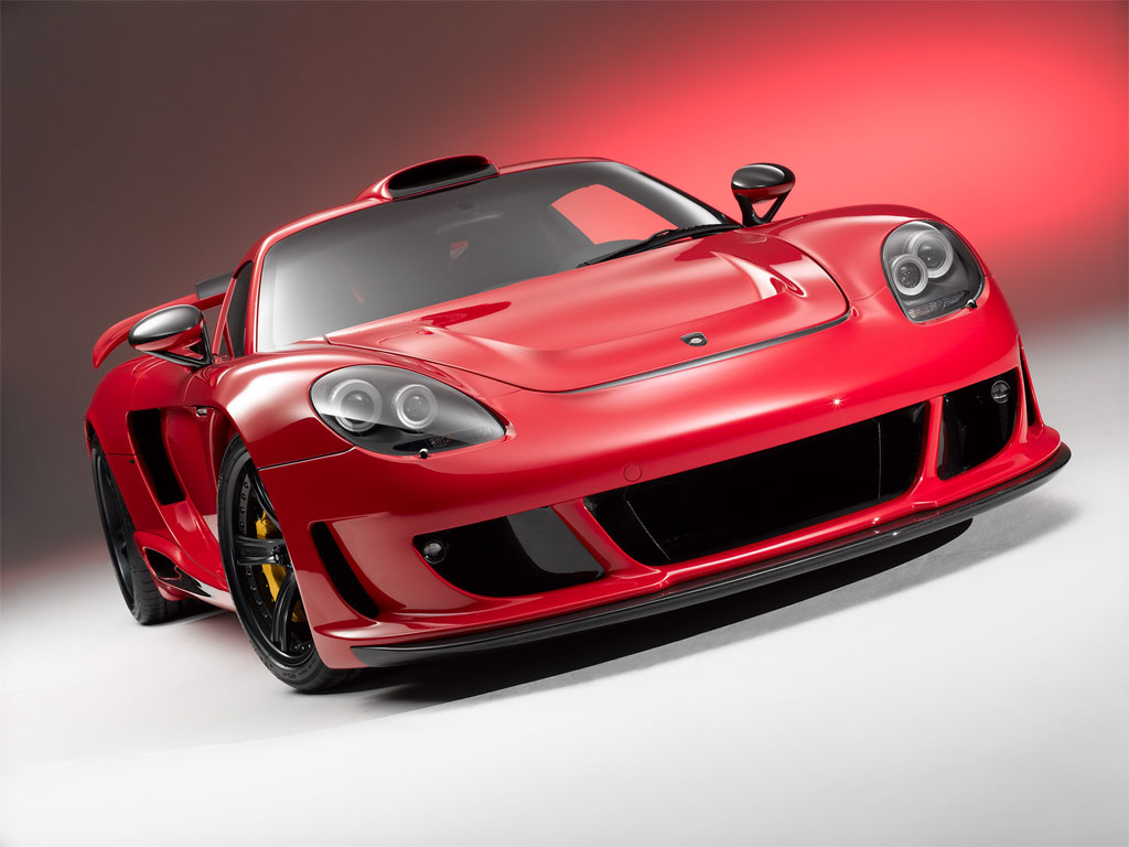 Là một trong những biểu tượng của siêu xe thế giới, chiếc Porsche Carrera GT những ngày này lại càng trở nên nổi tiếng hơn khi gắn liền với cái chết của nam diễn viên Paul Walker, người thủ vai chính trong loạt phim đình đám Fast & Furious.