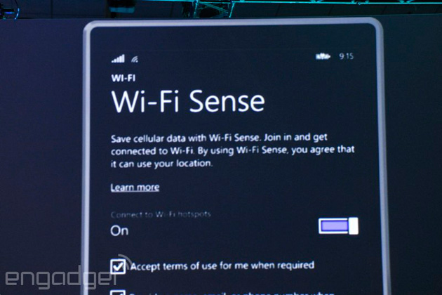 Một tính năng thú vị khác trên WP 8.1 là Wi-Fi Sense. Nó cho phép smartphone của bạn tự động kết nối tới các mạng WiFi miễn phí và an toàn. Bạn có thể chia sẻ kết nối mạng internet nhà mình với bạn bè mà không cần phải đưa cho họ mật khẩu router - một tính năng khá hữu ích. Đáng tiếc là hãng chưa công bố chi tiết về tính năng này.