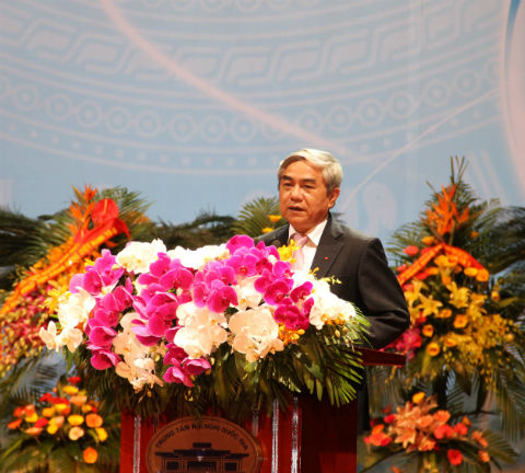 Bộ trưởng Bộ KH&CN Nguyễn Quân báo cáo nwhnxg kế quả đạt được trong thời gian qua của ngành KH&CN.