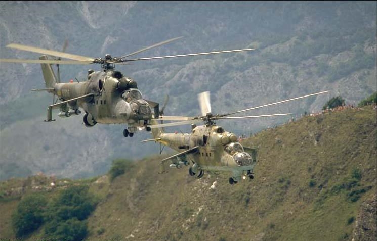 Mi-24 cũng được xem là loại trực thăng chiến đấu độc đáo nhất thế giới với khả năng vừa chở quân (như trực thăng vận tải), vừa có hỏa lực cực mạnh.