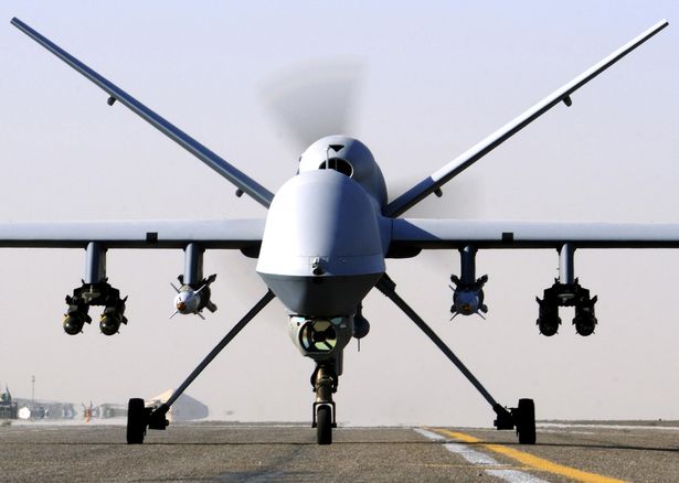 Với tầm bay khoảng 2.000 km và có thể đạt tốc độ tối đa 480 km/giờ, máy bay không người lái Reaper do Mỹ sản xuất được coi là một vũ khí hiệu quả để chống lại các chiến binh IS.