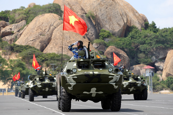 Đội xe tăng thiết giáp của Hải quân Việt Nam