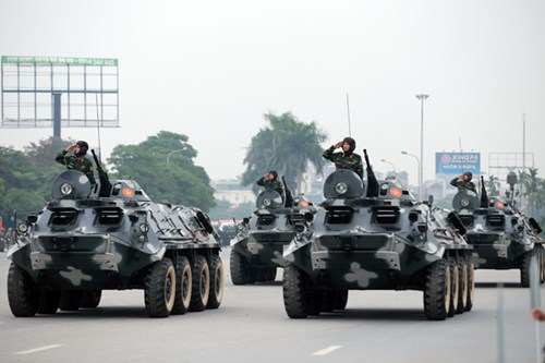 Xe bộ binh bánh lốp BTR-60PB của Bộ Tư lệnh Thủ đô đã tham gia bảo vệ Đại hội Đảng lần thứ XII tại Hà Nội