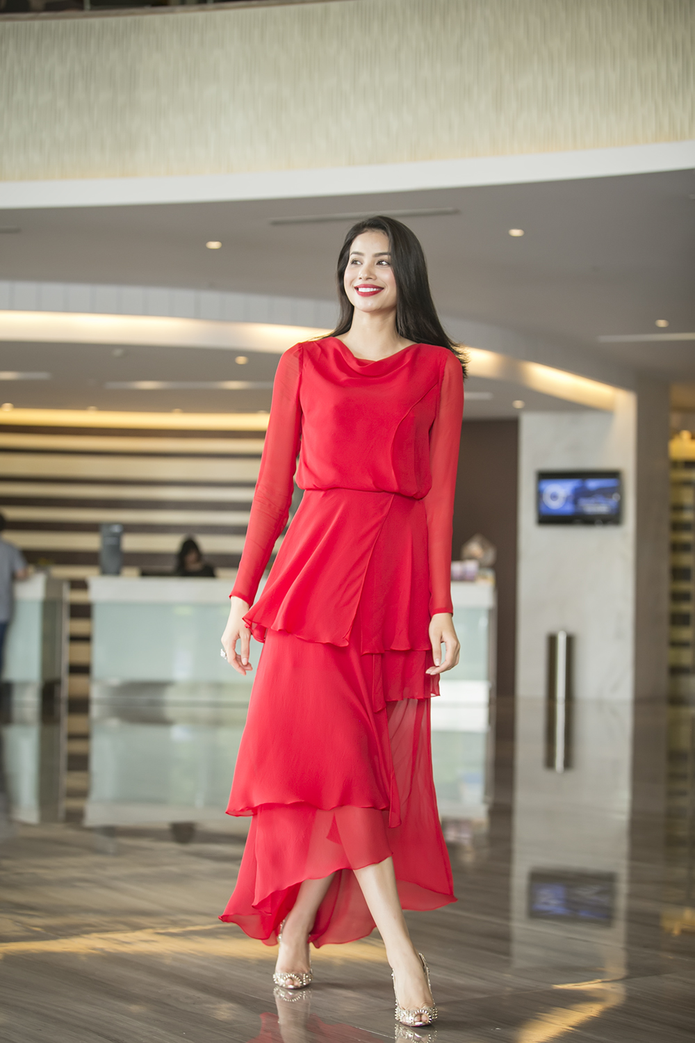  Người hâm mộ đang rất vui mừng khi hay tin, Hoa hậu Hoàn vũ Việt Nam 2015, Phạm Hương vừa được tạp chí của Mỹ, The Richest đã thống kê những người phụ nữ đẹp nhất của 50 quốc gia trên khắp thế giới.