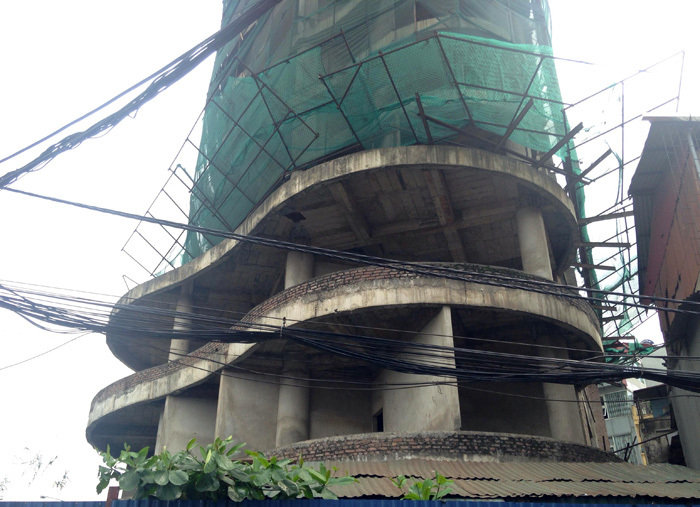 Tòa tháp 'ma' hoang lạnh, ngàn tỷ đổ nát giữa Thủ đô Tòa tháp 'ma' hoang lạnh, ngàn tỷ đổ nát giữa Thủ đô