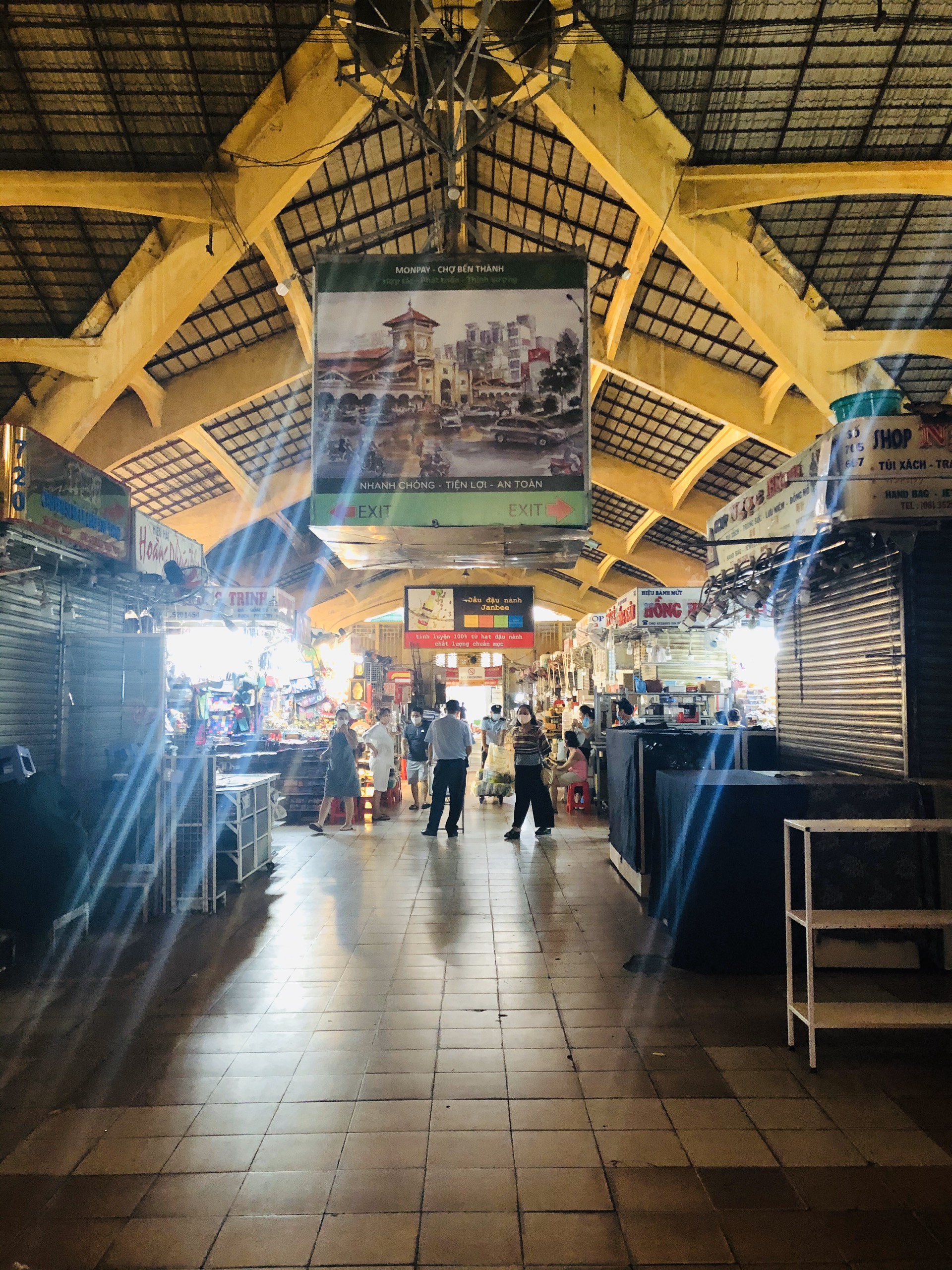 Cảnh tượng đìu hiu chưa từng thấy tại khu chợ sầm uất nhất Sài Gòn Cảnh tượng đìu hiu chưa từng thấy tại khu chợ sầm uất nhất Sài Gòn