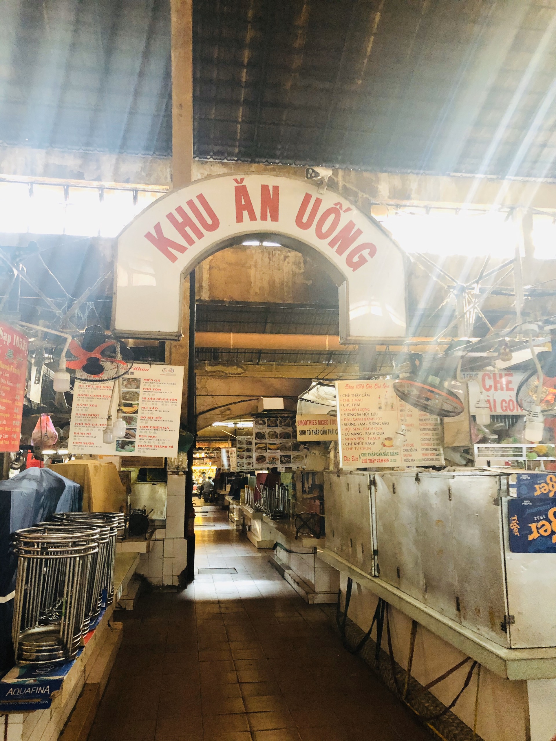 Cảnh tượng đìu hiu chưa từng thấy tại khu chợ sầm uất nhất Sài Gòn Cảnh tượng đìu hiu chưa từng thấy tại khu chợ sầm uất nhất Sài Gòn