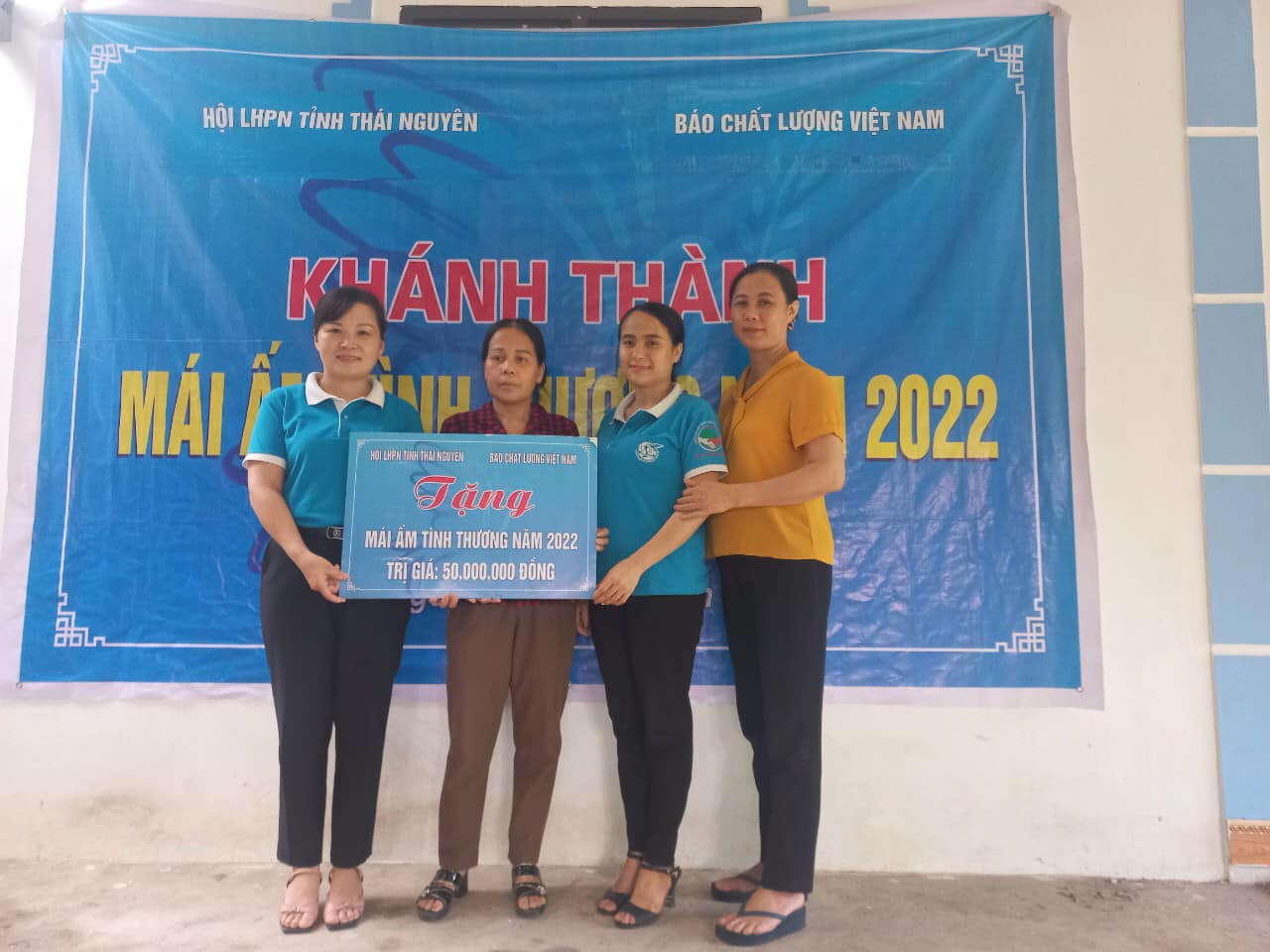 VietQ.vn cùng Hội LHPN tỉnh Thái Nguyên tiếp tục khánh thành nhà mái ấm tình thương tặng hội viên phụ nữ nghèo