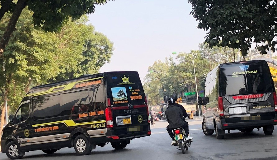 Cục Đường bộ Việt Nam yêu cầu xử nghiêm xe dù, xe hợp đồng trá hình