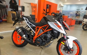 Xe côn tay KTM 1290 Super Duke R giá 638 triệu tại VN có gì đặc biệt?