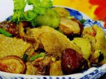 Đổi món với vịt om sấu chua dịu thơm ngon