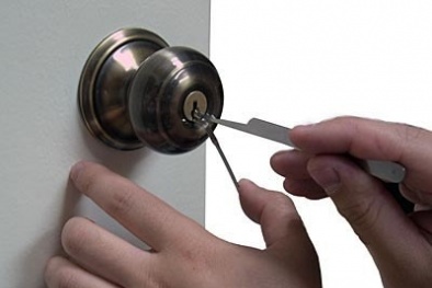 Dịch vụ sửa khóa tại nhà "chém đẹp"
