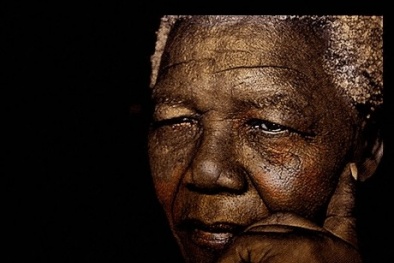 Suýt mất chức vì nói ông Nelson Mandela mất