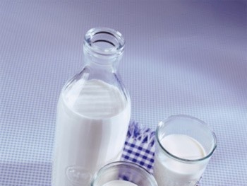 Kinh hãi sữa tươi bán dạo