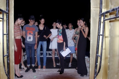 Nhà thiết kế thời trang Việt Nam: Trương Ngọc Ánh – Xuân Lan sóng bước trên sàn catwalk