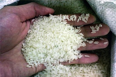 Hóa chất tẩy trắng gạo mốc nguy hại ra sao?