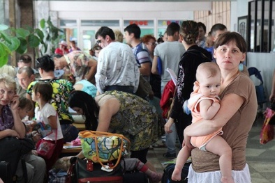 Tình hình Ukraine: 200.000 người Ukraine chạy tị nạn sang Nga