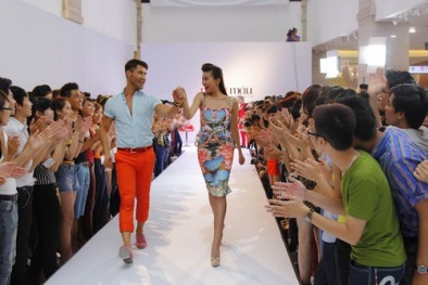 Adam Williams 'lả lướt' tiếp tục đồng hành Vietnam’s Next Top Model 2014