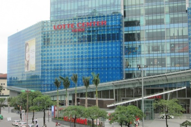 Nhân viên Lotte Center thông đồng 'quỵt hàng' của khách