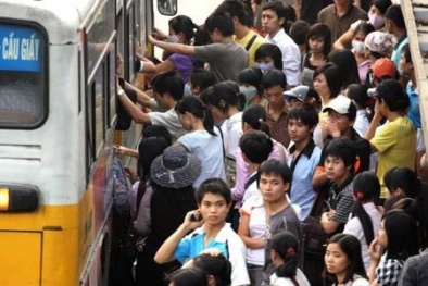 Hà Nội: Chỉ 5 phụ nữ bị quấy rối tình dục, vẫn lập xe buýt riêng?