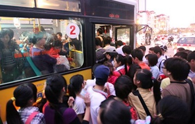 Hà Nội có thể hoãn thí điểm xe buýt riêng cho phụ nữ