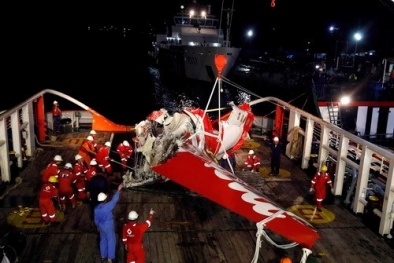 Trục vớt thành công hộp đen dữ liệu máy bay AirAsia