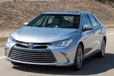 Chọn Toyota Camry hay Huyndai Sonata 2015 để du xuân Ất Mùi?