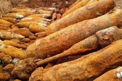 Giật mình phát hiện những hầm đạn bom nguyên vẹn sau lớp đất