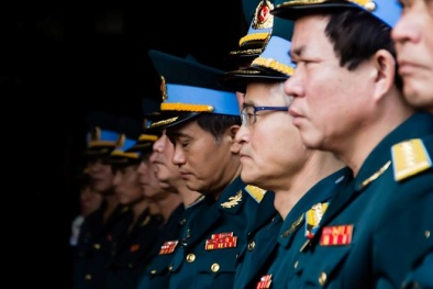Vụ trực thăng rơi ở Bình Chánh: Không khí tang thương trong lễ viếng 4 chiến sĩ hi sinh