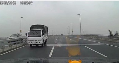 Khẩn trương điều tra xe tải chạy ngược chiều trên cầu Nhật Tân