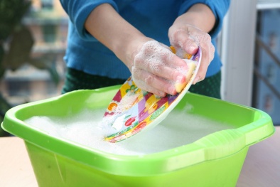 Nguy hại chết người khi rửa bát không đúng cách