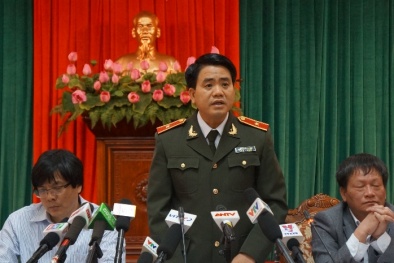 Thiếu tướng Chung: Đang xác minh nhóm người mặc áo đỏ in chữ ‘DLV’
