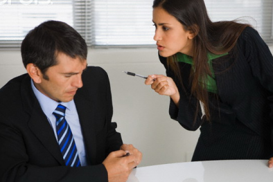 Đồng nghiệp khiếm nhã khiến năng suất lao động nhân viên tụt giảm