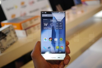 Lộ diện bộ ba smartphone không viền màn hình cực độc