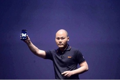 Ông chủ Bphone: Hành trình đến cơ nghiệp trăm tỉ