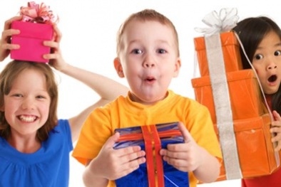 Chọn quà mùng 1/6 độc đáo cho bé trai