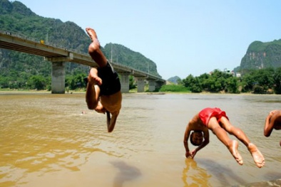 Tắm sông tránh nắng, khó tránh tử thần!