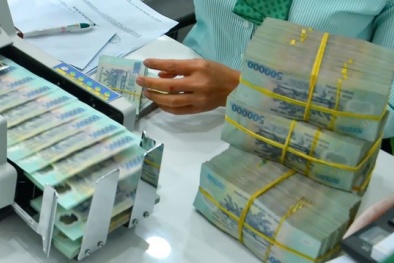 Bất ngờ tăng lãi suất tiền gửi
