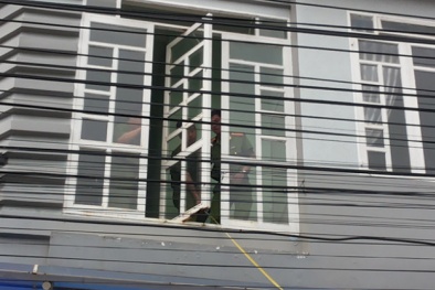 Gia Lai: Đưa con đi thi, cha té xuống từ lầu 2 nhà nghỉ