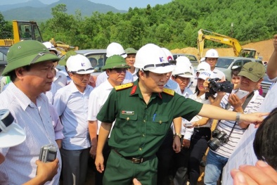 Bộ trưởng Thăng dọa 'không cho thu phí 1 năm' nếu không hoàn thành đúng hạn