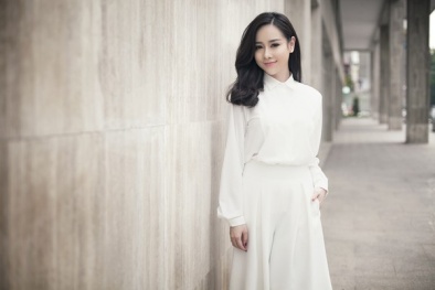 Diện trang phục màu trắng tinh khôi, dịu mát ngày hè