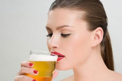 Công dụng làm đẹp bất ngờ từ đồ uống có cồn