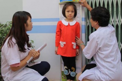 Thừa canxi kìm hãm phát triển chiều cao ở trẻ