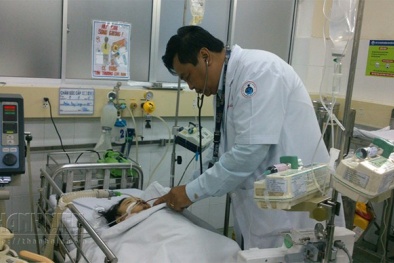Bé gái 1 tuổi trong vụ xe Phương Trang đâm 7 xe máy đã tử vong