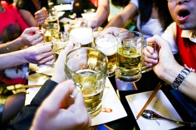 Hãi hùng bia hơi: Bia ơi ở lại, bọt… đi nhé!