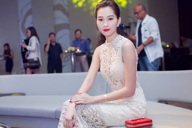 Ngắm hoa hậu Đặng Thu Thảo lần đầu diện váy xuyên thấu khoe nội y