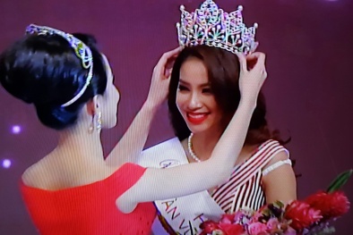 Ngắm vẻ đẹp quyến rũ của tân Hoa hậu Hoàn vũ Việt Nam 2015