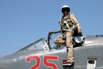 Xem bộ dụng cụ sinh tồn của phi công Nga tại Syria